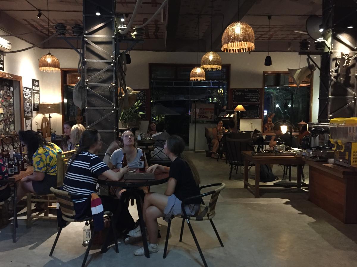 Phong Nha Gecko Hostel Dong Hoi Exteriör bild